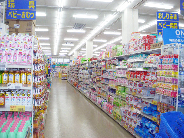 ディスカウントドラッグ　コスモス　川之江店